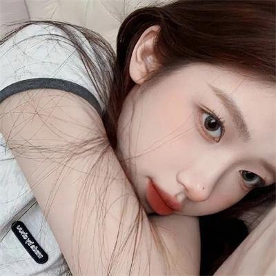 绯红色的窗帘